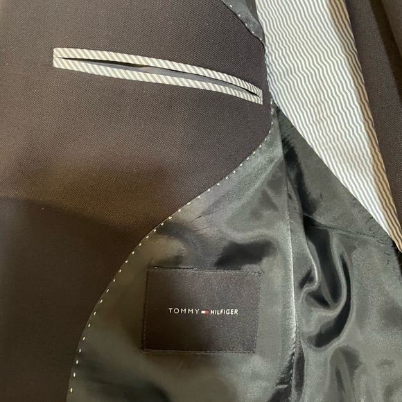 Tommy Hilfiger 100% Wool Suit, Jacket Size 36R Pants Size 30R Black EUC - Picture 5 of 16